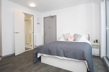 Newcastle Road, Western Hill, Durham - Image 2